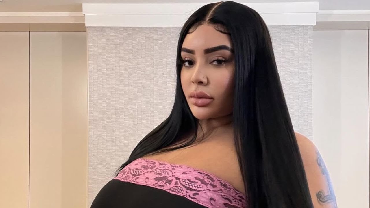 Aundreana Renei ,girls curvy model |Plus size fashion modelIzzy , wiki