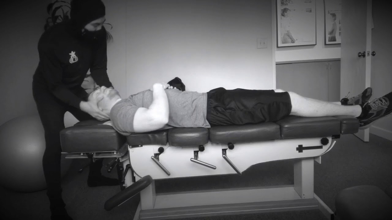 Chiropractic Flow -  Adjusting Ninja treats two patients with Applied Kinesiology and Chiropractic