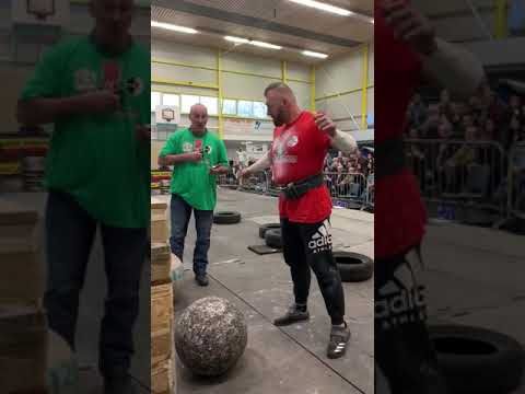 Sterkste man van Bunschoten Spakenburg 2020. Atlas stones