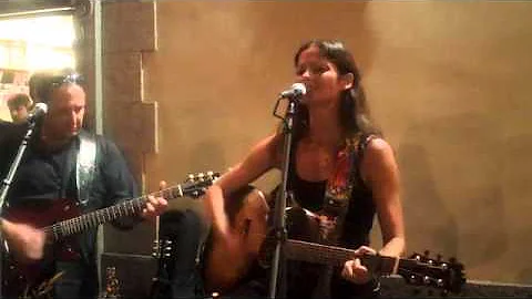 Jill Hennessy - "Thunder Road" by Bruce Springsteen live from Gallarate, Italy