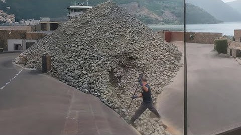 Barge unloading 5000 tons of pebbles process   Smooth flow  Relaxing video