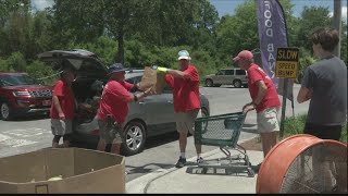 Lowcountry Church Makes Sure Families Dont Go Hungry On The Holiday Resimi