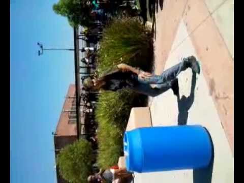 Dude dances very awkward at Santa fe High school