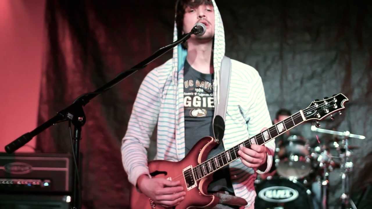 El Loma Prieta - Dear Lover - Live @ Club Retro adlı videoyu YouTube'da izle El Loma Prieta - Dear Lover - Live @ Club Retro adlı videoyu YouTube'da izle