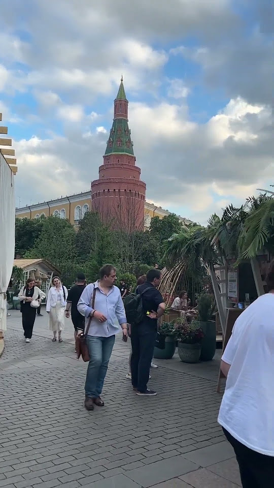 📌 В центре организованы зонированные уголки с разными видами кухни # ...