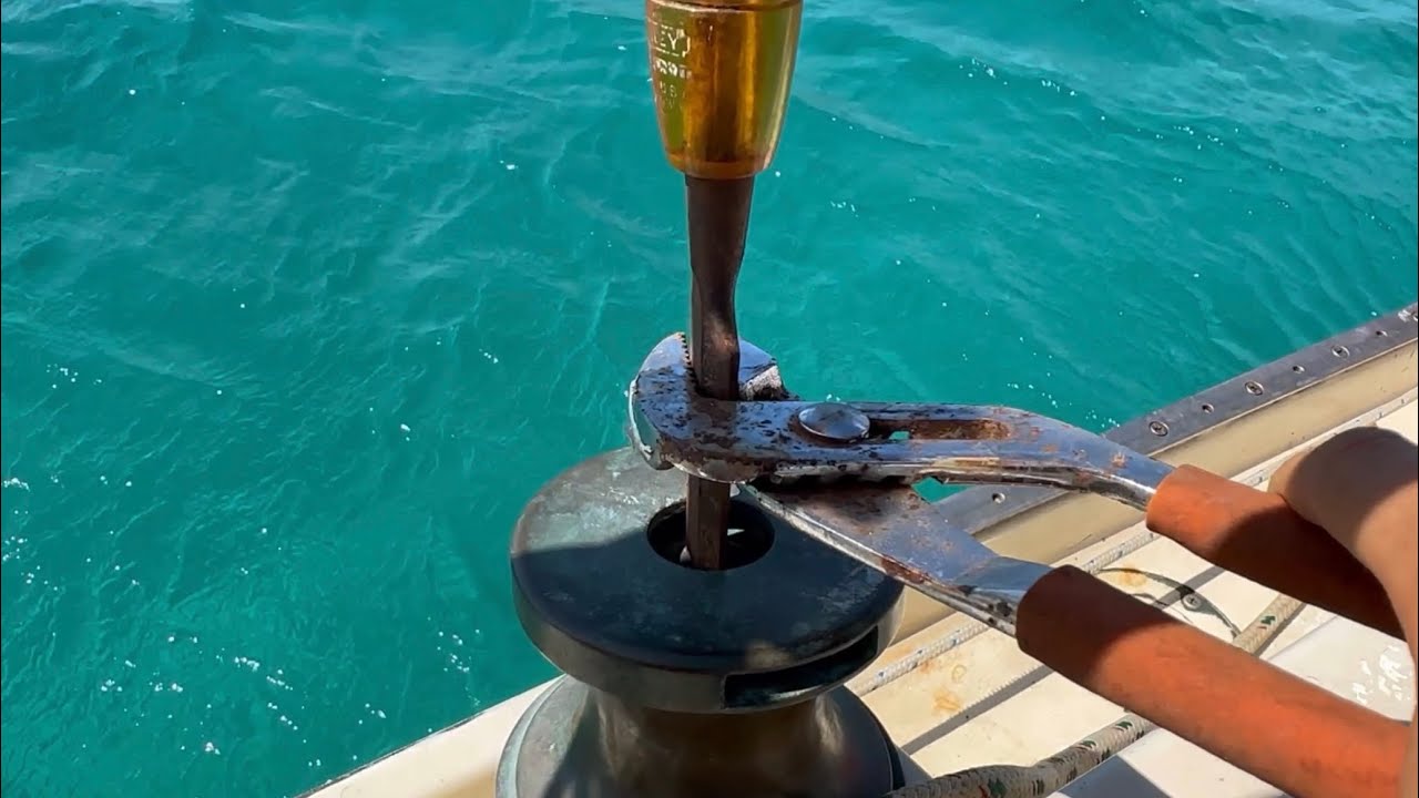 S1 E8 Servicing my 1968 bronze winches (Bahamas)