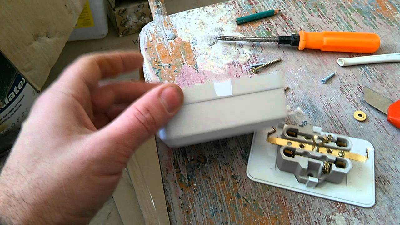 Как установить наружную розетку - YouTube