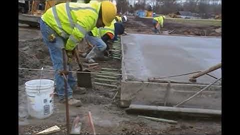 PQC laying dowel bar stoper