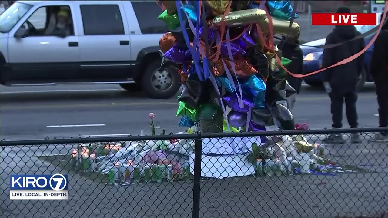 Community mourns two teens shot and killed at bus stop - YouTube