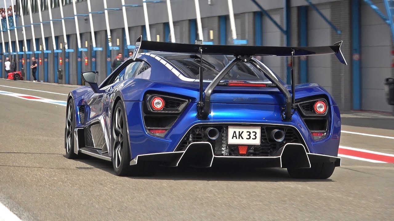 1200HP Zenvo TSR-S in Action! Active Rear Spoiler, Accelerations & BRUTAL  SOUNDS! 