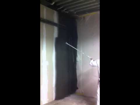 Sausen van wand van 4 meter hoog zonder trap of steiger. youtube Plafond witten zonder knoeien