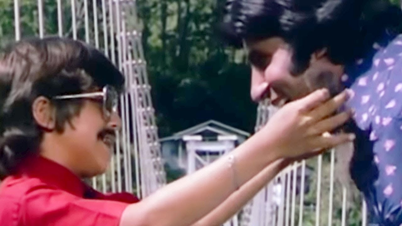 Amitabh Bachchans son recognize him  Do Anjaane  Emotional Scene 2431