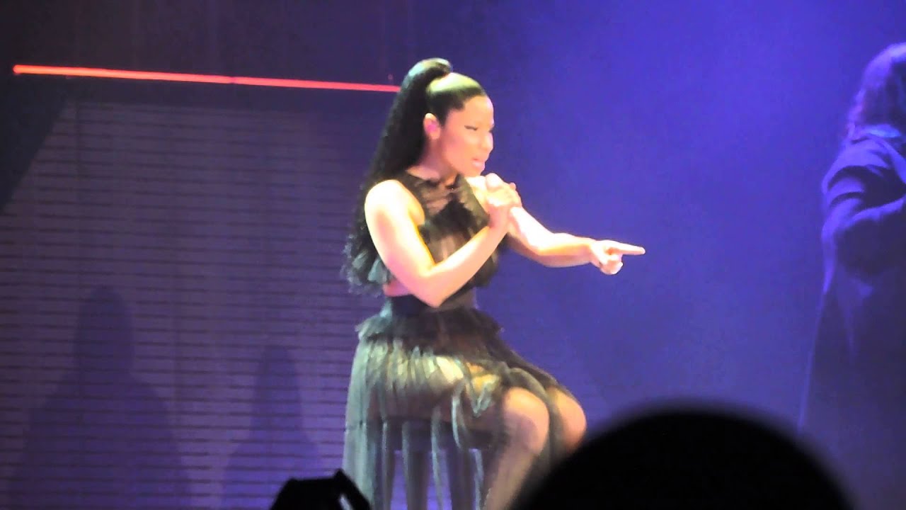 Nicki Minaj - Pills N Potions & Save Me - The Pinkprint Tour Amsterdam HD