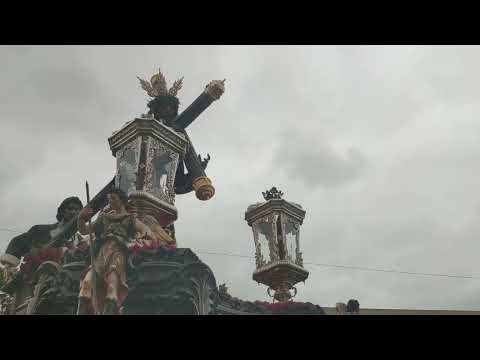 Salida del Cristo de Pasión desde la parroquia de Las Portadas este Martes Santo.