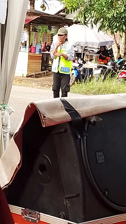 Download lagu mengamankan lintas smbil jogetan 😁 #tranding #dangdut #shortvideo