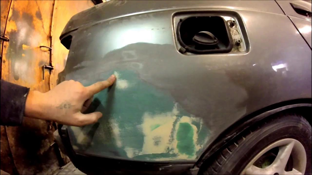 Нанесение шпатлевки на авто. Шпатлевание кузова автомобиля. Шпатлевка для кузова автомобиля. Шпаклевка после грунта авто. Грунтовка шпаклевочная для машин.