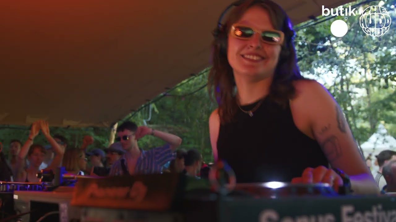 Maša | themuddshow x Butik