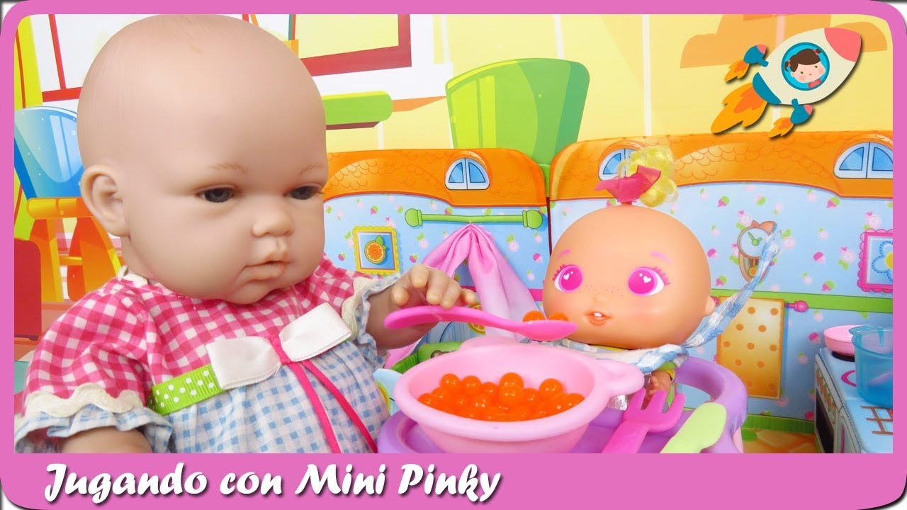 Muñeca Bebé mini Bellie come papilla Lucía y Nenuco Laura mamás Historias de Mundo juguetes español - YouTube