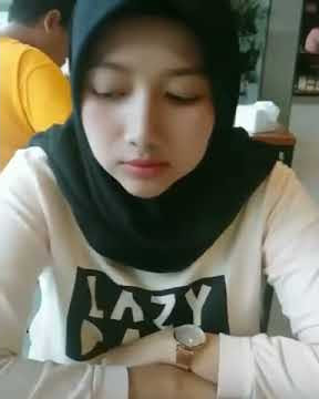 Jilbab hitam
