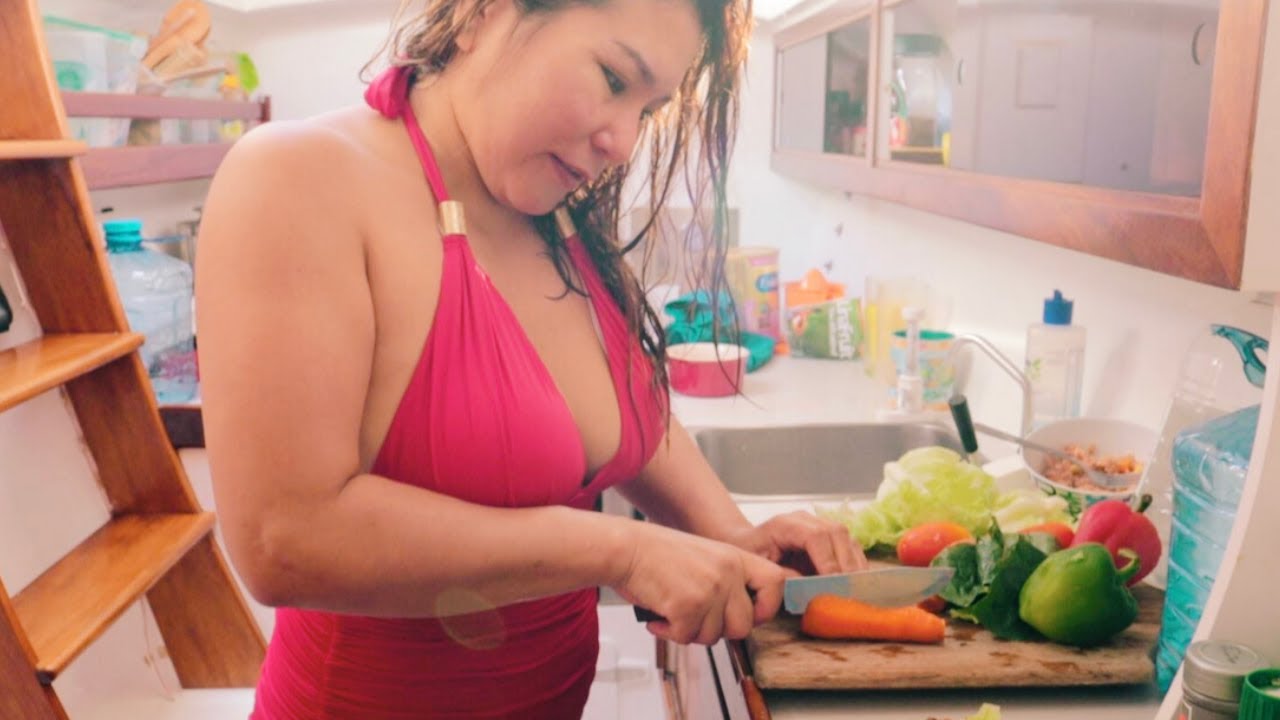 Small Space Cooking and Herb Growing – Ep 62 Sailing Luckyfish