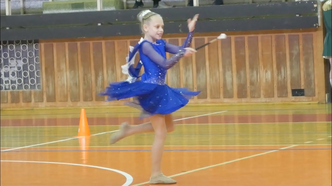 Mażoretki Cieszyńskie Gwiazdeczki / baton  solo  | Tarnobrzeg