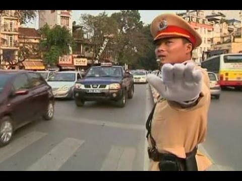 Polisi Lalu Lintas Gemuk Dilarang di Vietnam