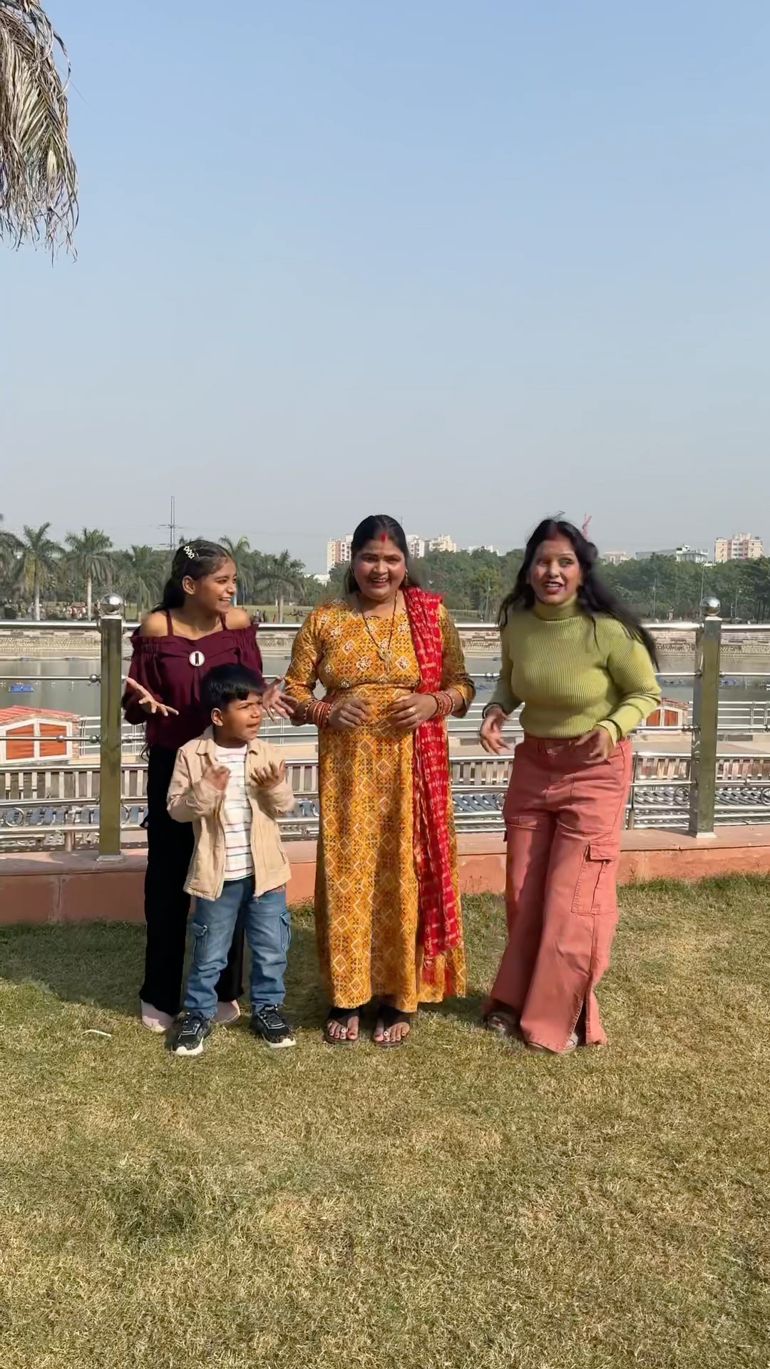 Dadi Hame transition se Park le aayi ?? #shorts #funny #comedy #transition #ytshorts #funnyvideo