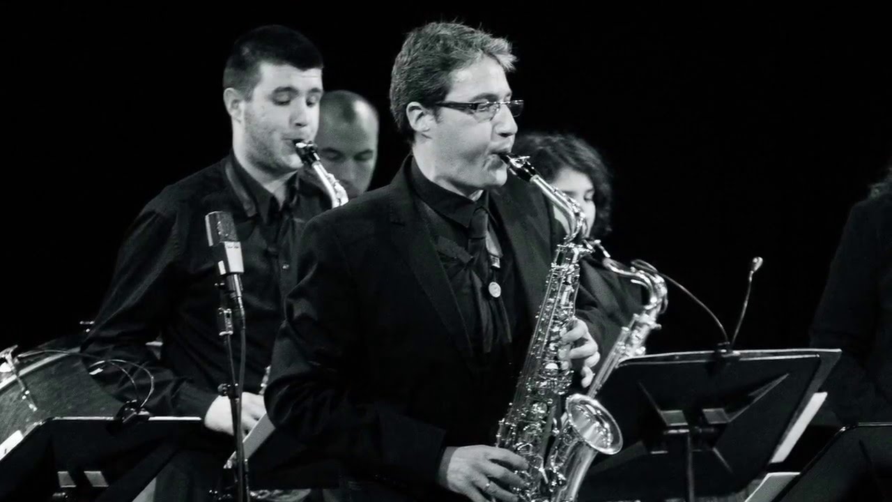 "Quadrichromie" (Robert Lemay). Alfonso Padilla ( Solo saxophone) Lars Mlekusch ( Conductor)