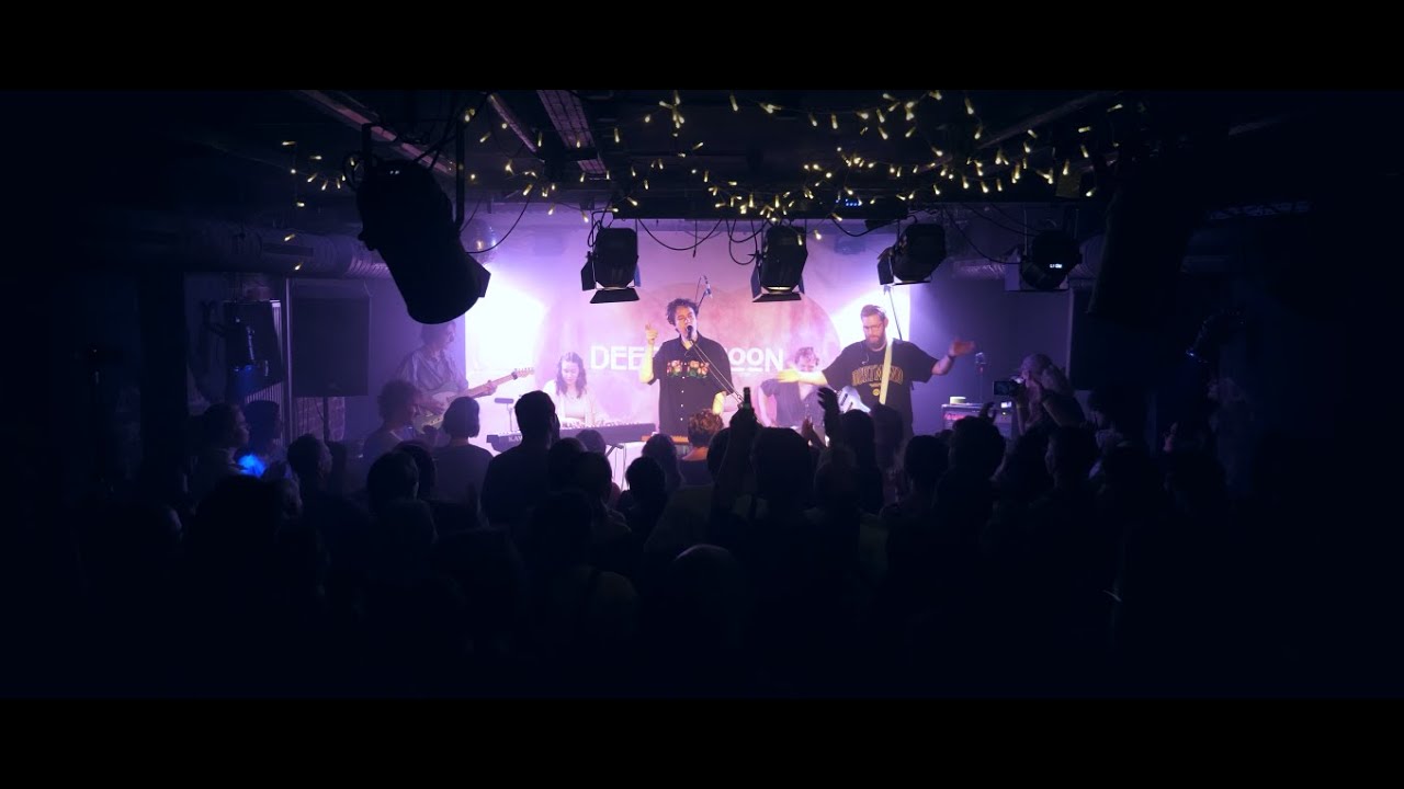 Assista a You'll See Blue (live) @villaleipzig - DEEP IN MOON Show - Leipzig no YouTube