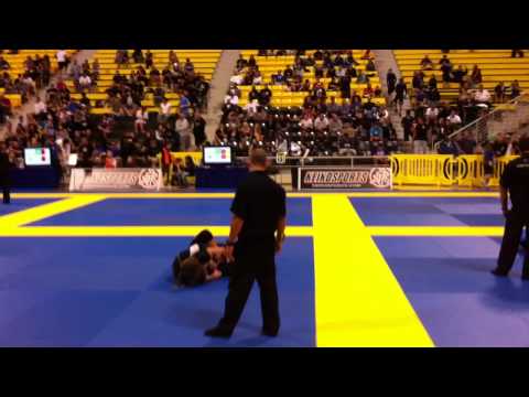 penny thomas 2010 no gi mundials semi-finals.MOV