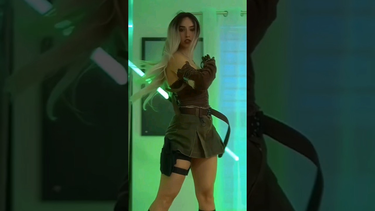 With green lightsaber 💚👍