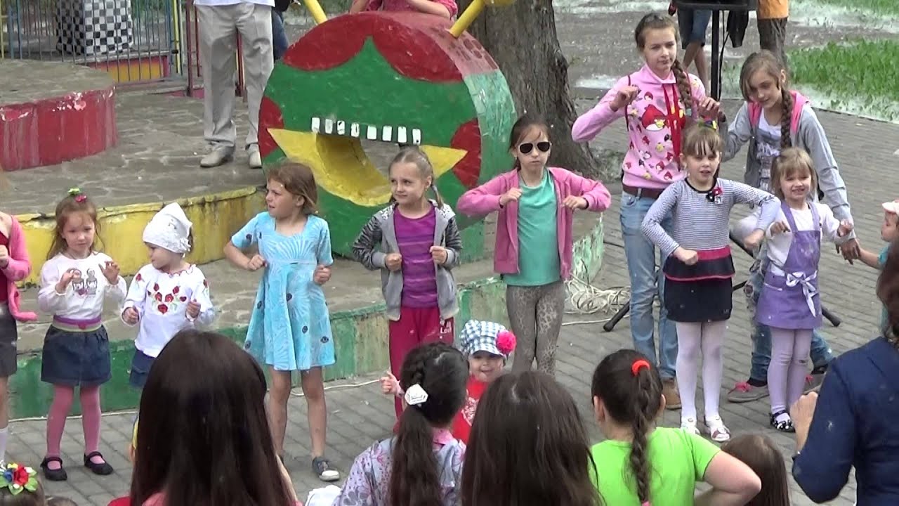 Детский танцевальный флешмоб "Танец маленьких утят" - YouTube