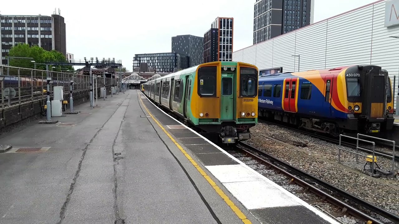 Trains at: Portsmouth & Southsea, PDL, 26/06/21