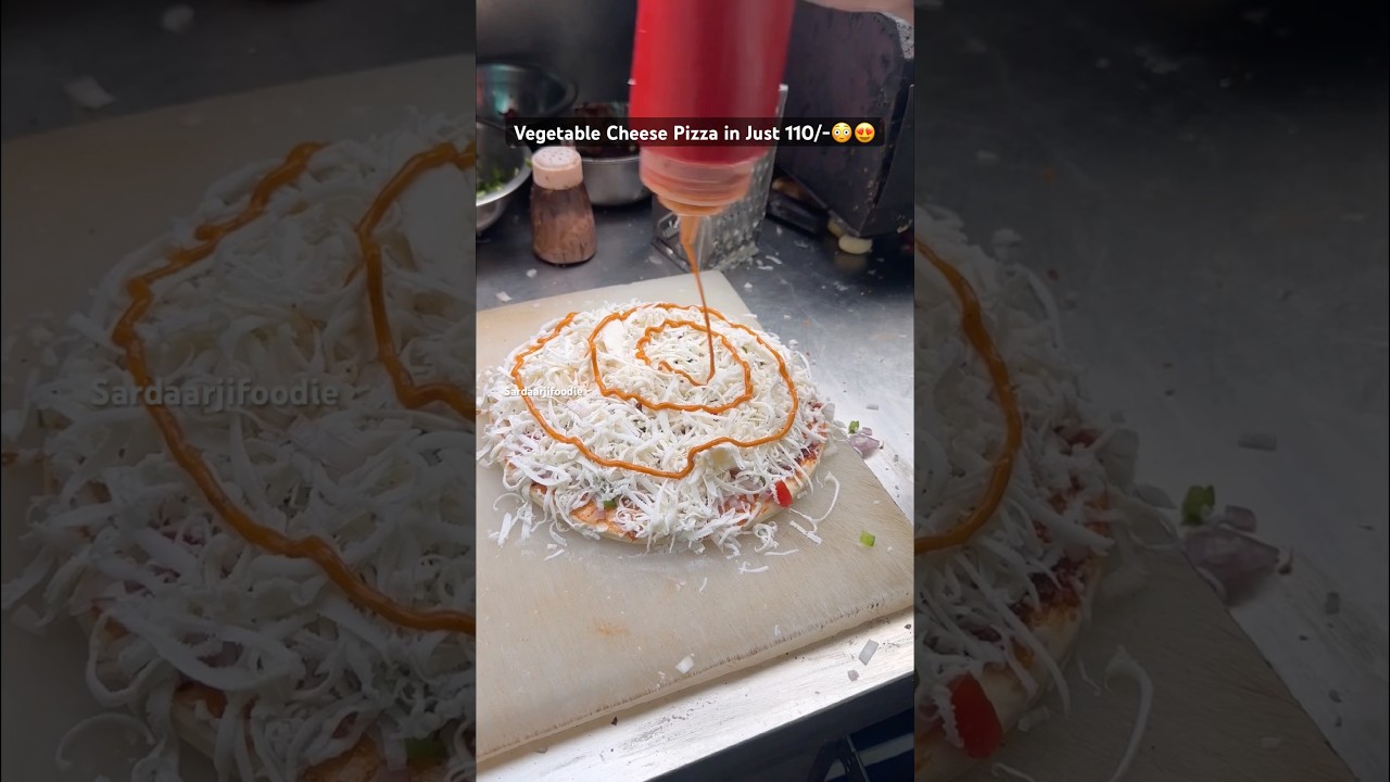 Vegetable cheese pizza in Just 110/-😳😍 