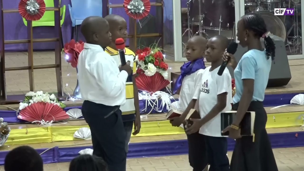 Sketch des enfants de l'ECODIM - Réveillon de Noel - CIF ESTAO