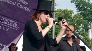 Suzanne Vega 'Tom's Diner' - Live from the 2017 Pleasantville Music Festival