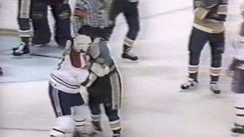 Kelly Chase vs Lyle Odelein Oct 19, 1992
