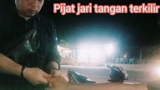 PIJAT JARI TANGAN TERKILIR