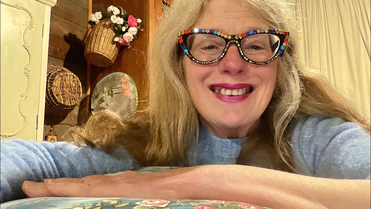 ASMR  🕊️✨ Gentle Soft Arm Tracing hand movements (Cosy soft whisper / inaudible)  ✨🕊️