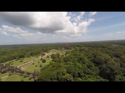 Вид сверху. Храмовый комплекс Ангкор-Ват. (Angkor Wat). Сиемреап (Siem Reap). Камбоджа (Cambodia).