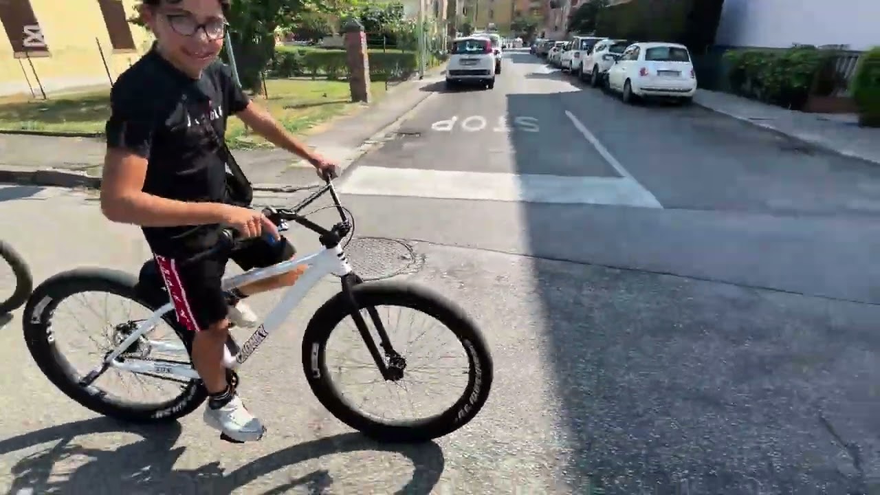 IN GIRO PER FERRARA CON LA CHONKY ( in realtà è una chenga)🤨