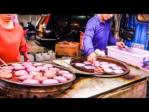 Adjust the vitality and nourish the blood紫山藥紅薯餅Purple yam cake精誠夜市Night Market,Taiwanese street 