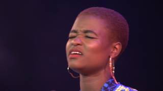 Video thumbnail of "Sipho Ngwenya ft Lydia Molise - Lala Honna (Live)"