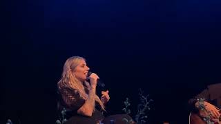 christina perri expresses her feelings after her losses (before singing Mothers) at world cafe live