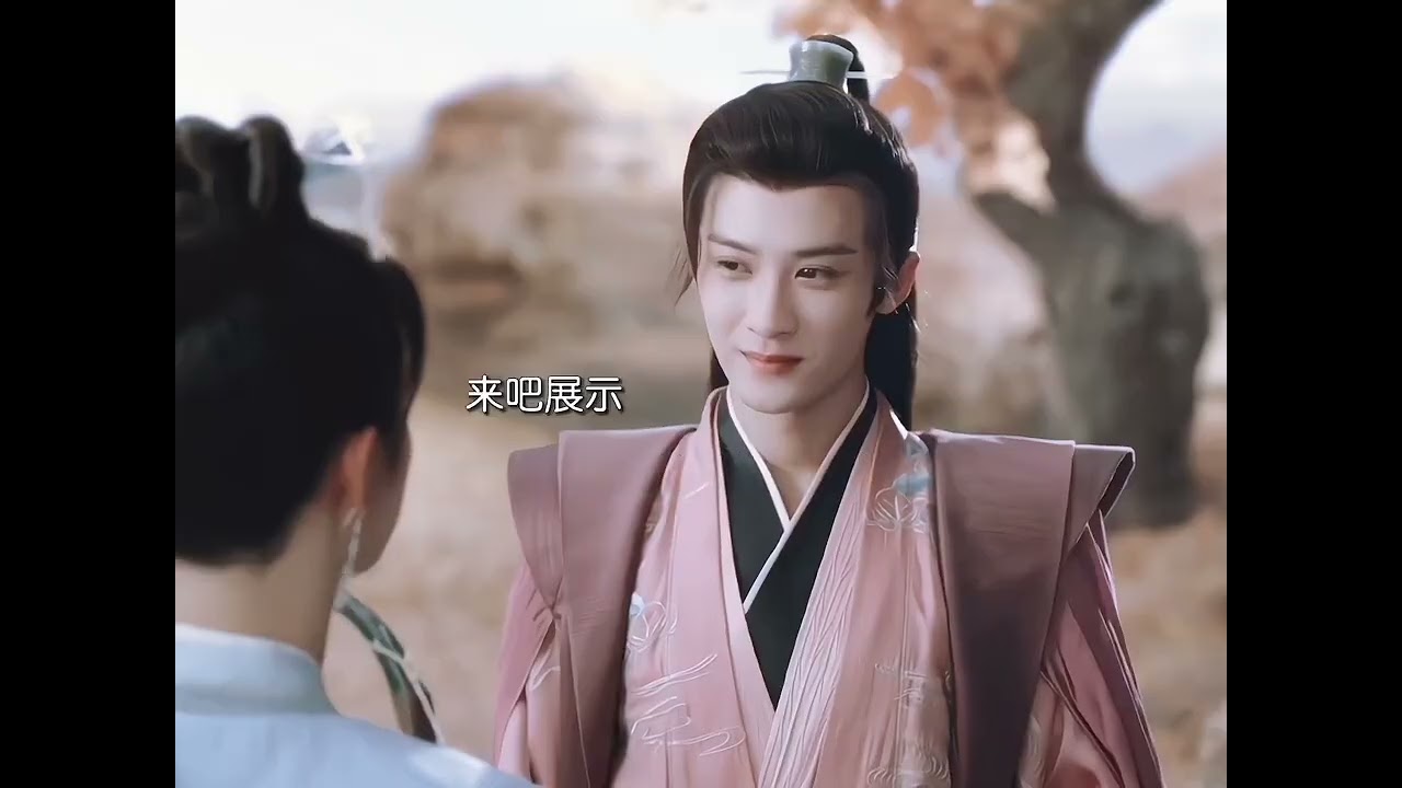 相柳九张嘴都不如防风邶一张会逗姑娘开心的嘴～ 满嘴情话 小夭都怀疑自己了 特意来找小夭教她射箭 可有力自保 真的好甜呜呜 