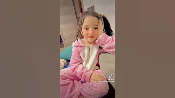يا ماما بكره الجمعه مفيش مدرسه 