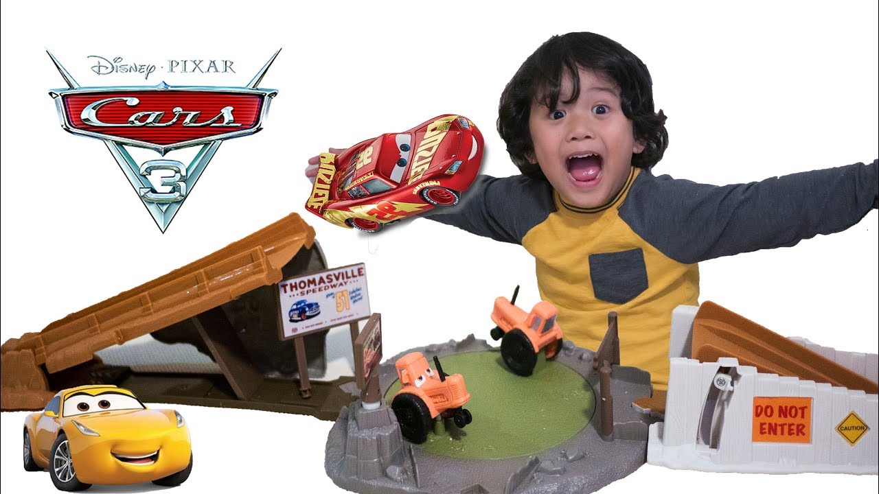 cars smokey's tractor challenge playset