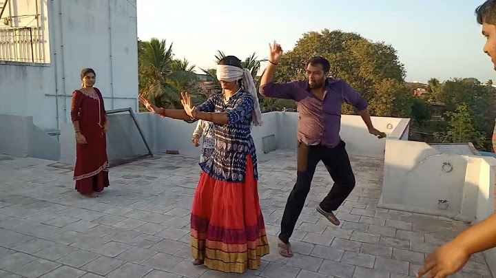 It's Fusion dancing with Blind fold game 😀| kannamoochi dance new trend 📈|women's day game