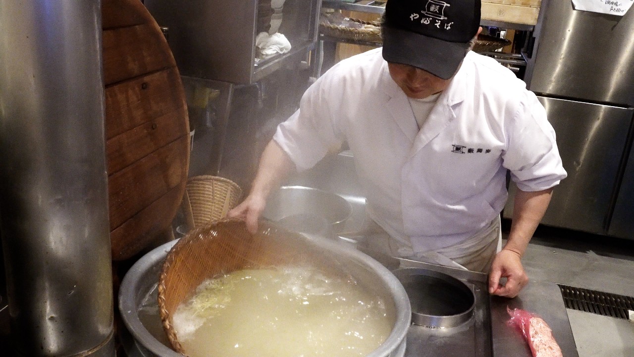 【東京赤坂やぶそば】受け継がれた140年続く味。伝統と想いがつまった蕎麦処に密着！