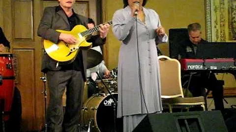 Shirley Nanette singing Stormy Monday for Dick Bog...